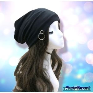 Slouch beanie hat with o-ring detail